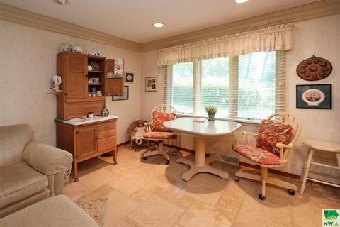 Tiny photo for 528 5th Ave SE Ave, Sioux Center, IA 51250 (MLS # 829953)