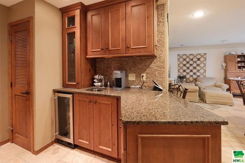 Tiny photo for 528 5th Ave SE Ave, Sioux Center, IA 51250 (MLS # 829953)