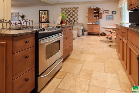 Tiny photo for 528 5th Ave SE Ave, Sioux Center, IA 51250 (MLS # 829953)