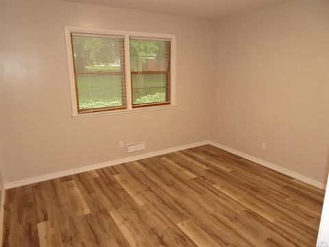 Tiny photo for 612 5th Street, Sheldon, IA 51201 (MLS # 829212)