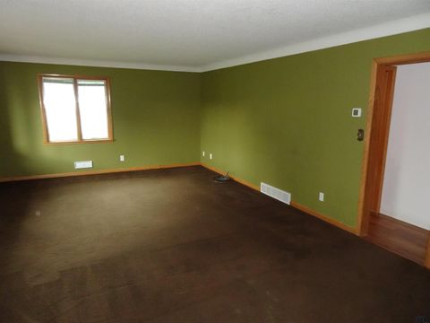 Tiny photo for 612 5th Street, Sheldon, IA 51201 (MLS # 829212)