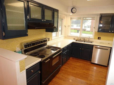 Tiny photo for 612 5th Street, Sheldon, IA 51201 (MLS # 829212)