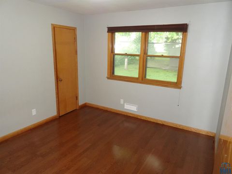 Tiny photo for 612 5th Street, Sheldon, IA 51201 (MLS # 829212)