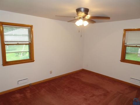 Tiny photo for 612 5th Street, Sheldon, IA 51201 (MLS # 829212)