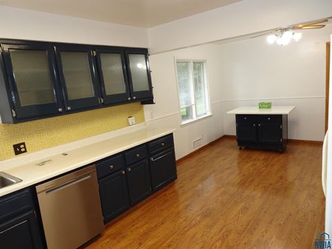 Tiny photo for 612 5th Street, Sheldon, IA 51201 (MLS # 829212)