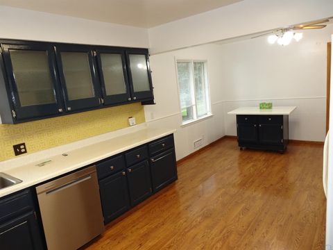 Tiny photo for 612 5th Street, Sheldon, IA 51201 (MLS # 829212)