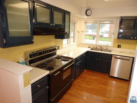 Tiny photo for 612 5th Street, Sheldon, IA 51201 (MLS # 829212)