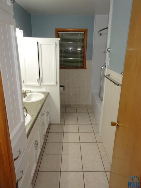 Tiny photo for 612 5th Street, Sheldon, IA 51201 (MLS # 829212)