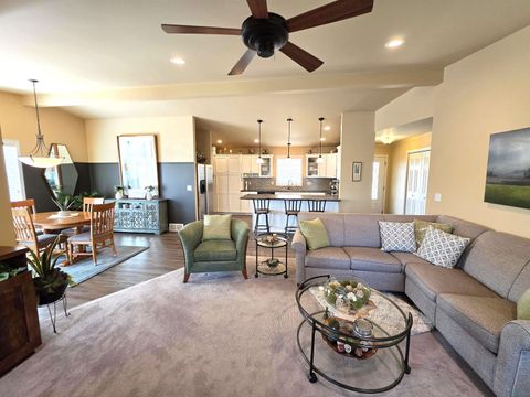 Tiny photo for 305 Juneau Ave SE Ave, Orange City, IA 51041 (MLS # 832228)