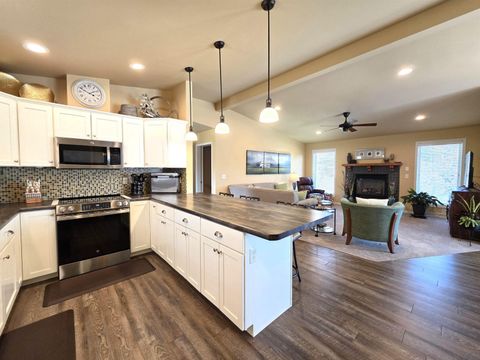 Tiny photo for 305 Juneau Ave SE Ave, Orange City, IA 51041 (MLS # 832228)