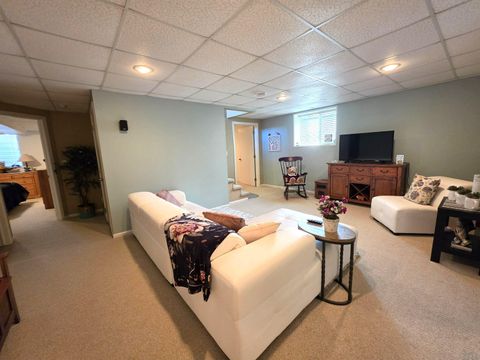 Tiny photo for 305 Juneau Ave SE Ave, Orange City, IA 51041 (MLS # 832228)