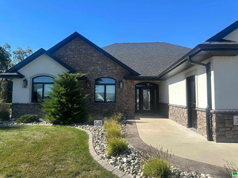 Tiny photo for 750 Larkspur Way, Sheldon, IA 51201 (MLS # 825988)