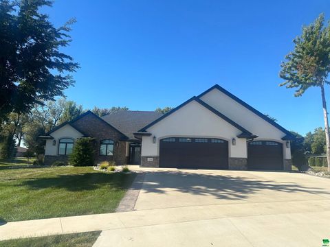 Photo of 750 Larkspur Way, Sheldon, IA 51201 (MLS # 825988)