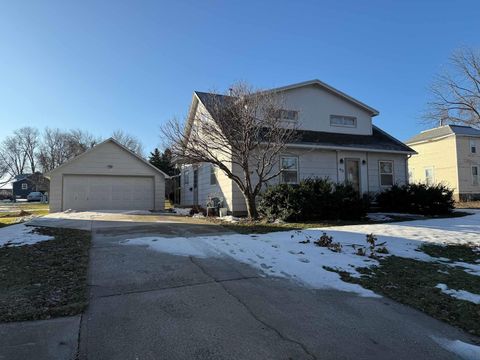 Photo of 412 5th St NE St, Orange City, IA 51041 (MLS # 831416)