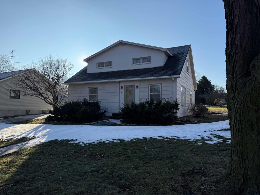 Photo of 412 5th St NE St, Orange City, IA 51041 (MLS # 831416)