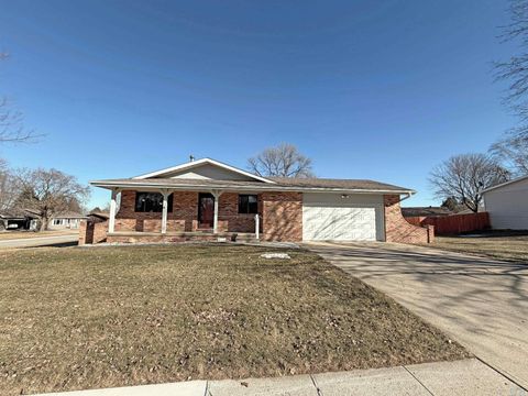 Tiny photo for 211 Wansink Avenue, Sheldon, IA 51201 (MLS # 831740)