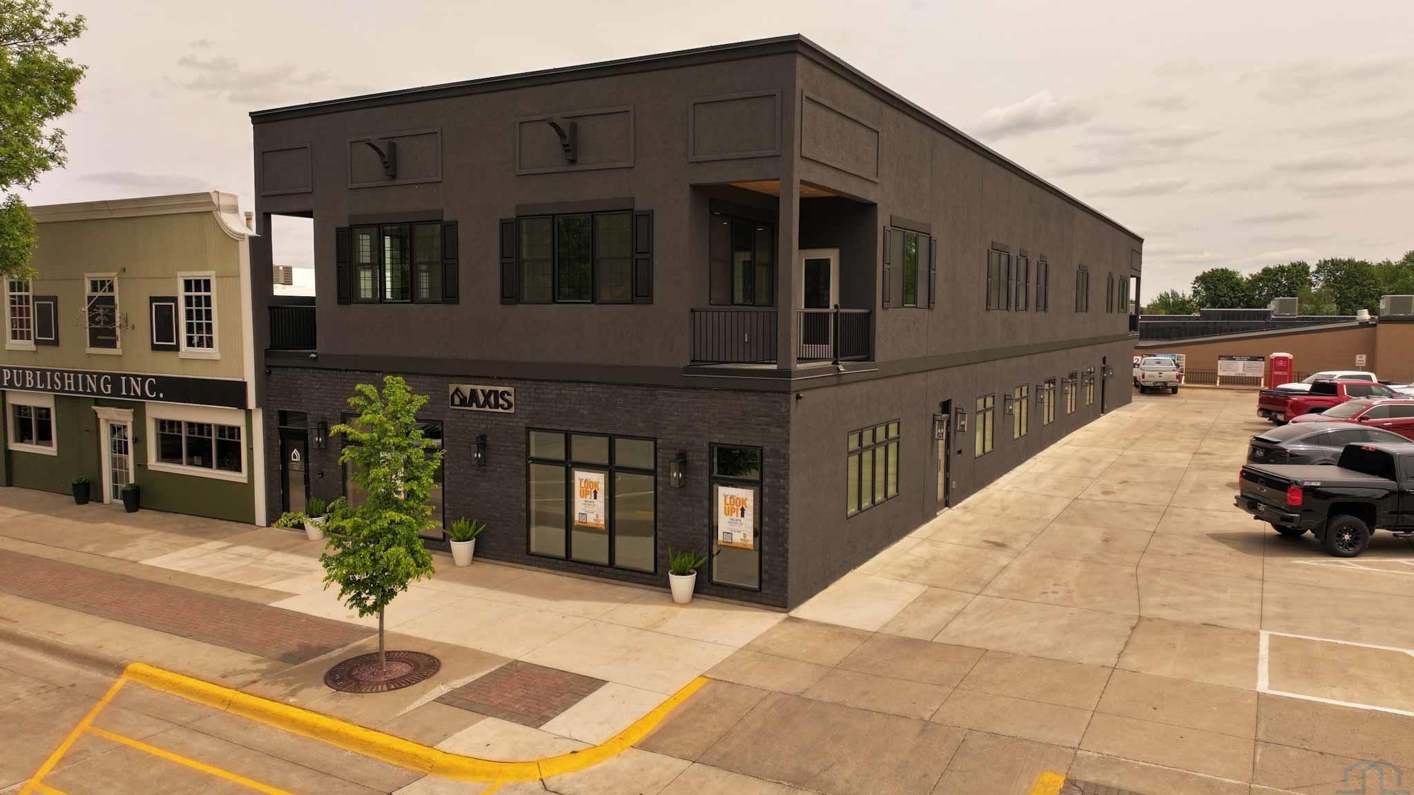 Photo 1 of 39 — 117 Central Ave SE 204, Orange City, IA 51041
