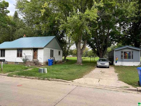 Single Family Residence in Vermillion SD 107 Walnut St.jpg