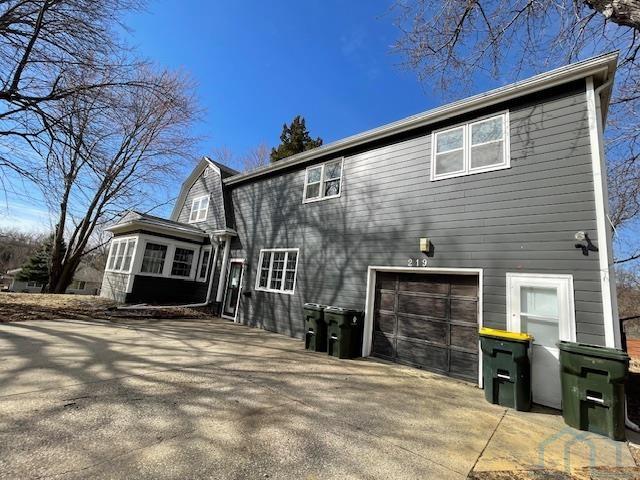 Photo 1 of 10 — 219 36th St, Sioux City, IA 51104