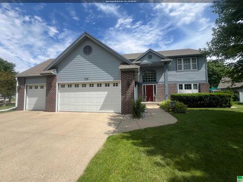 Single Family Residence in Dakota Dunes SD 218 Shadow Valley Bend.jpg