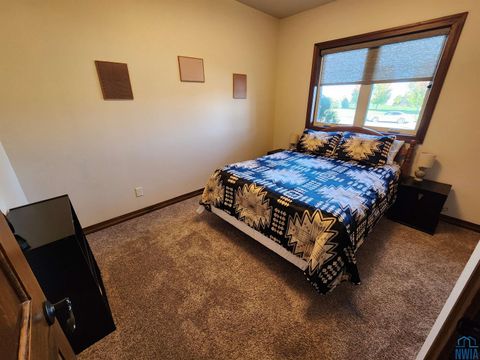 Tiny photo for 1311 Aspen St, Hull, IA 51239 (MLS # 830773)