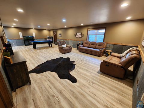 Tiny photo for 1311 Aspen St, Hull, IA 51239 (MLS # 830773)