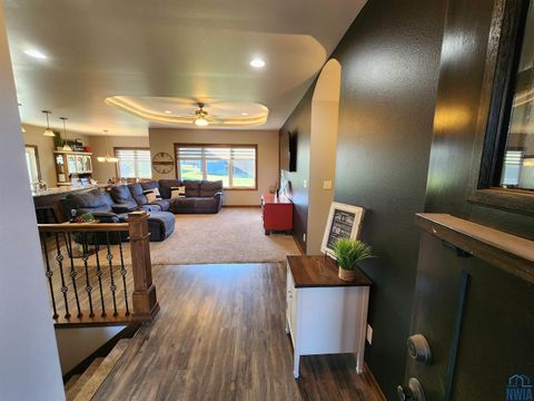 Tiny photo for 1311 Aspen St, Hull, IA 51239 (MLS # 830773)