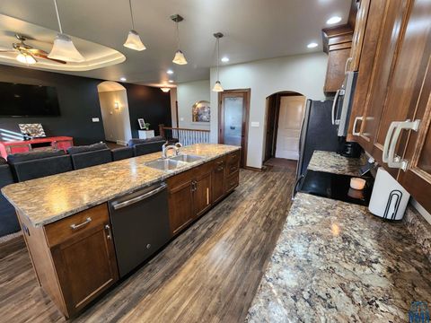 Tiny photo for 1311 Aspen St, Hull, IA 51239 (MLS # 830773)