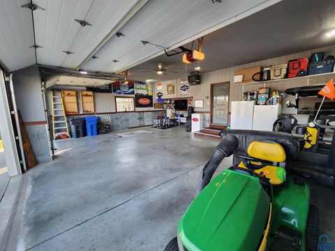 Tiny photo for 1311 Aspen St, Hull, IA 51239 (MLS # 830773)