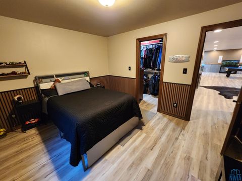 Tiny photo for 1311 Aspen St, Hull, IA 51239 (MLS # 830773)