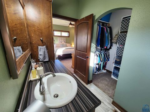 Tiny photo for 1311 Aspen St, Hull, IA 51239 (MLS # 830773)