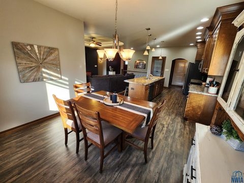 Tiny photo for 1311 Aspen St, Hull, IA 51239 (MLS # 830773)