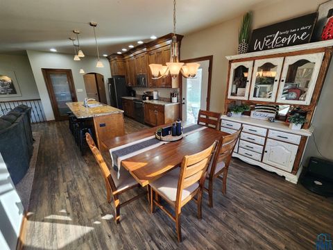 Tiny photo for 1311 Aspen St, Hull, IA 51239 (MLS # 830773)