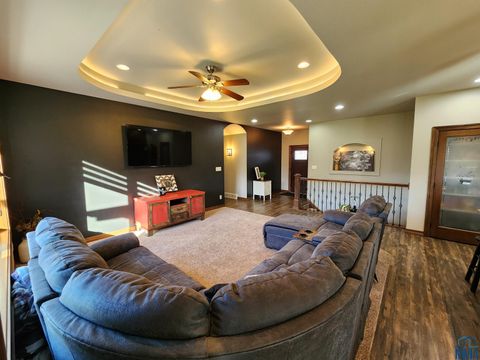 Tiny photo for 1311 Aspen St, Hull, IA 51239 (MLS # 830773)