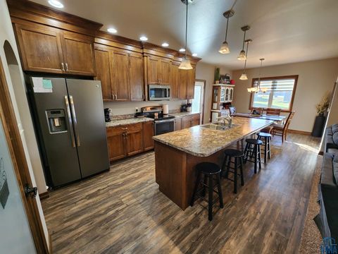 Tiny photo for 1311 Aspen St, Hull, IA 51239 (MLS # 830773)