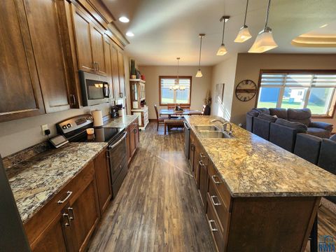 Tiny photo for 1311 Aspen St, Hull, IA 51239 (MLS # 830773)