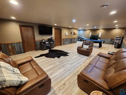 Tiny photo for 1311 Aspen St, Hull, IA 51239 (MLS # 830773)