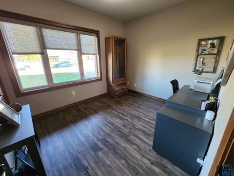 Tiny photo for 1311 Aspen St, Hull, IA 51239 (MLS # 830773)