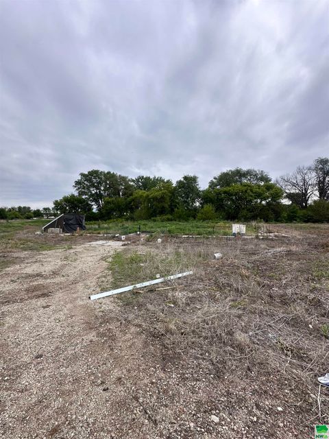 Tiny photo for 601 E 10th Street, Alton, IA 51003 (MLS # 828890)