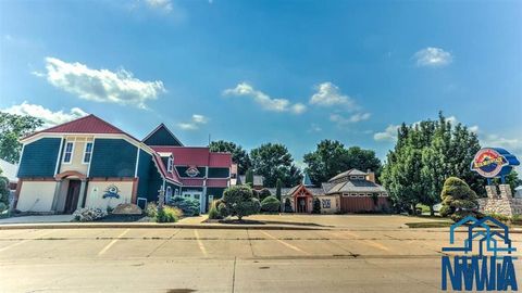 Photo of 814 Lincoln Pl SE Pl, Orange City, IA 51041 (MLS # 831120)