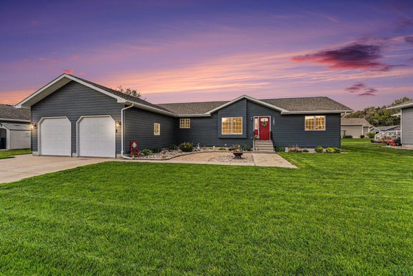 1583 BRANDON DR, VERMILLION, SD 57069 - Image ce8ecf30b2cfdac4852cdaaa140b2d45/60927842