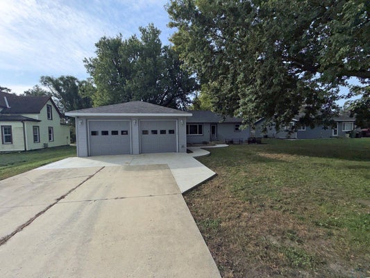 1816 E 9TH ST, SHELDON, IA 51201 - Image cff33b4b6b284c43fe4b79d5dc8dda56/1390689677
