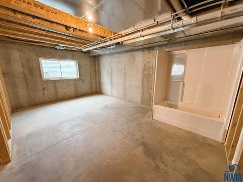 Tiny photo for 1514 Lincoln Pl SE Pl, Orange City, IA 51041 (MLS # 831174)