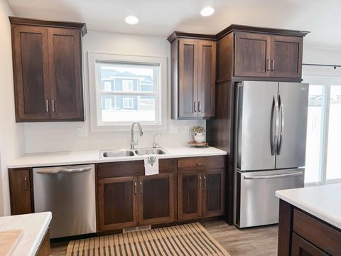 Tiny photo for 1514 Lincoln Pl SE Pl, Orange City, IA 51041 (MLS # 831174)