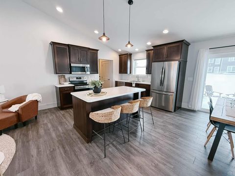 Tiny photo for 1514 Lincoln Pl SE Pl, Orange City, IA 51041 (MLS # 831174)