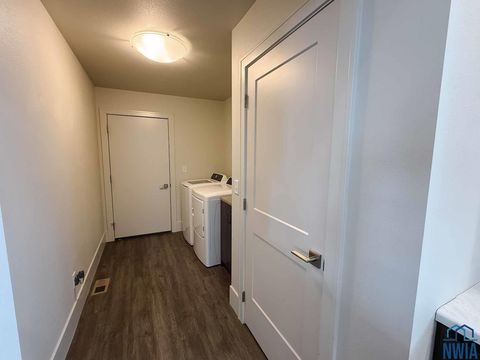 Tiny photo for 1514 Lincoln Pl SE Pl, Orange City, IA 51041 (MLS # 831174)