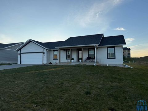Tiny photo for 1514 Lincoln Pl SE Pl, Orange City, IA 51041 (MLS # 831174)