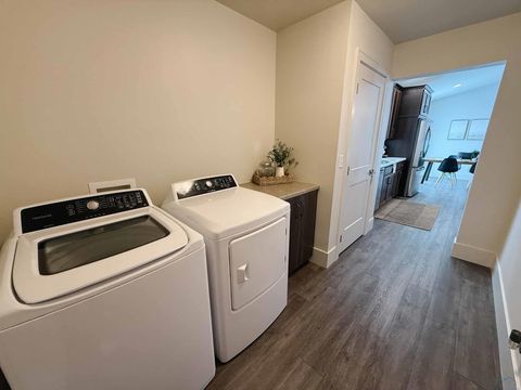 Tiny photo for 1514 Lincoln Pl SE Pl, Orange City, IA 51041 (MLS # 831174)