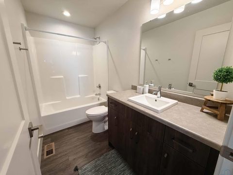 Tiny photo for 1514 Lincoln Pl SE Pl, Orange City, IA 51041 (MLS # 831174)