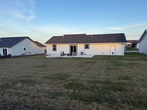 Tiny photo for 1514 Lincoln Pl SE Pl, Orange City, IA 51041 (MLS # 831174)